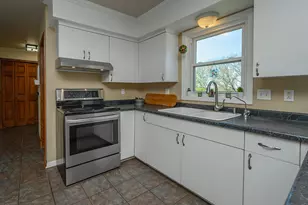 N75W23408 N Ridgeview Cir, Sussex, WI 53089 - Photo 9