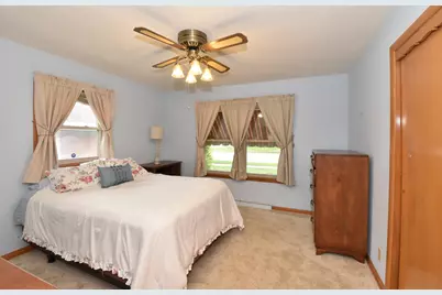 3307  Erie St, Racine, WI 53402 - Photo 9