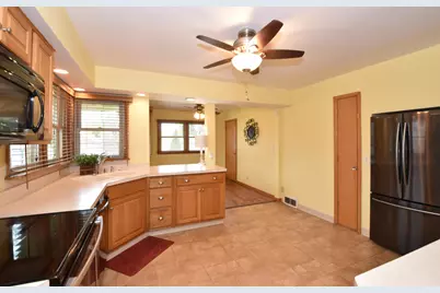 3307  Erie St, Racine, WI 53402 - Photo 7