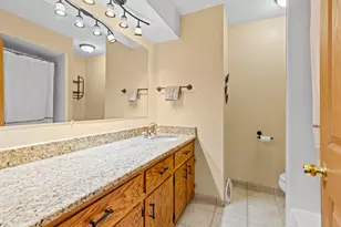 21195 Mary Lynn Dr, Brookfield, WI 53045 - Photo 19