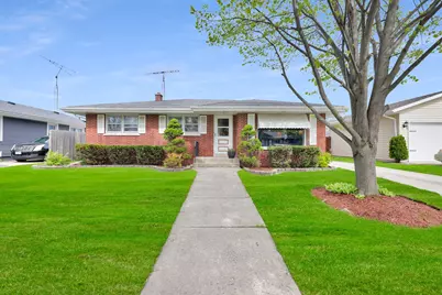 1615  17th Ave, Kenosha, WI 53140 - Photo 1