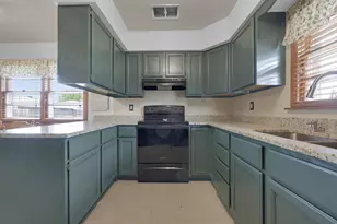 1615 17th Ave, Kenosha, WI 53140 - Photo 9