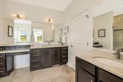 W193N5790  Canary Dr, Menomonee Falls, WI 53051 - Photo 9
