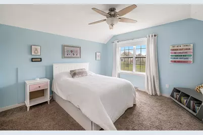 W193N5790  Canary Dr, Menomonee Falls, WI 53051 - Photo 17