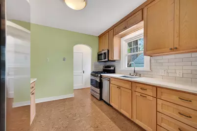 112  14th St, La Crosse, WI 54601 - Photo 5