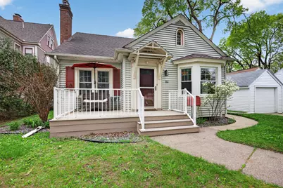 112  14th St, La Crosse, WI 54601 - Photo 1