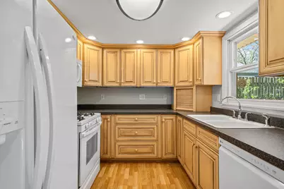 1010  Jenkins Dr, Fontana, WI 53125 - Photo 13