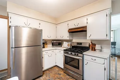 2204  Savoy Cir, Racine, WI 53404 - Photo 7