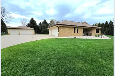 W292N6880  Dorn Rd, Merton, WI 53029 - Photo 3