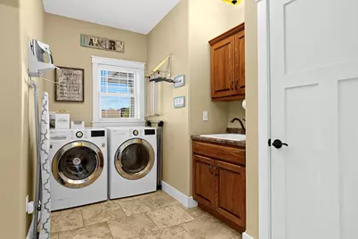 4026  Pineview St, Onalaska, WI 54650 - Photo 25