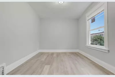 2827 W Grant St, Milwaukee, WI 53215 - Photo 5