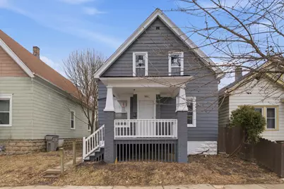 2827 W Grant St, Milwaukee, WI 53215 - Photo 1