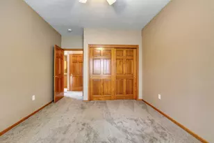 1048 Quinlan Dr, Pewaukee, WI 53072 - Photo 21