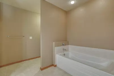 1048  Quinlan Dr #C, Pewaukee, WI 53072 - Photo 19