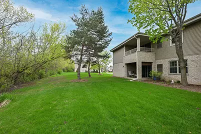 18430  Emerald Dr #B, Brookfield, WI 53045 - Photo 5