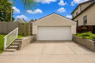 2228 E Euclid Ave, Milwaukee, WI 53207 - Photo 23