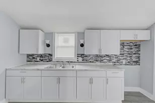 926 S 35th St, Milwaukee, WI 53215 - Photo 7