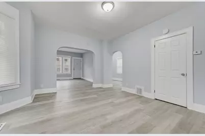 926 S 35th St, Milwaukee, WI 53215 - Photo 5