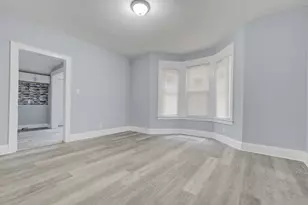 926 S 35th St, Milwaukee, WI 53215 - Photo 3
