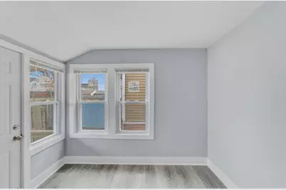 926 S 35th St, Milwaukee, WI 53215 - Photo 9