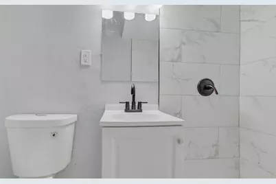 926 S 35th St, Milwaukee, WI 53215 - Photo 13