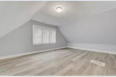 926 S 35th St, Milwaukee, WI 53215 - Photo 17