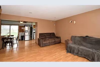 1721  Stoddard Cir, Racine, WI 53406 - Photo 5