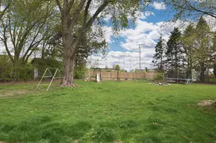 1721 Stoddard Cir, Racine, WI 53406 - Photo 27