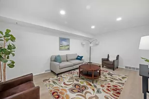 5714 N 98th St, Milwaukee, WI 53225 - Photo 9
