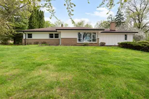 19065 N Hills Dr, Brookfield, WI 53045 - Photo 1