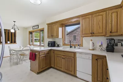 8037  Slater Ave, Racine, WI 53406 - Photo 5