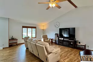 1003 Meadow St, Watertown, WI 53094 - Photo 5