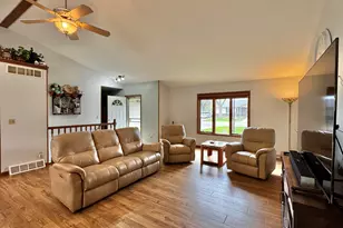 1003 Meadow St, Watertown, WI 53094 - Photo 3