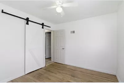 4625 N 74th St, Milwaukee, WI 53218 - Photo 19
