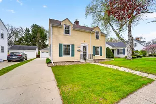 429 Shoreland Dr, Racine, WI 53402 - Photo 3