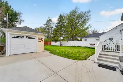 429  Shoreland Dr, Racine, WI 53402 - Photo 19