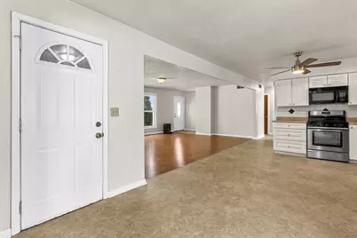 2286  Wood Dr, Beloit, WI 53511 - Photo 5