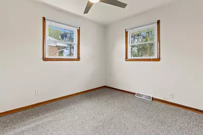 2286  Wood Dr, Beloit, WI 53511 - Photo 15