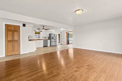 2286  Wood Dr, Beloit, WI 53511 - Photo 9