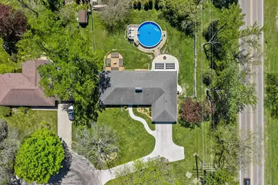 12323  Woodside Ct, Wauwatosa, WI 53226 - Photo 33