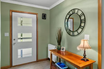 12323  Woodside Ct, Wauwatosa, WI 53226 - Photo 3