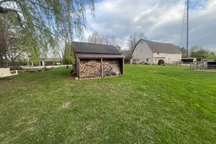 8817 Cedar Sauk Rd, Cedarburg, WI 53080 - Photo 11