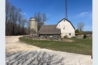 8817  Cedar Sauk Rd, Cedarburg, WI 53080 - Photo 5