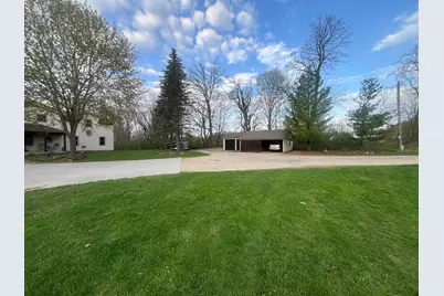 8817  Cedar Sauk Rd, Cedarburg, WI 53080 - Photo 17