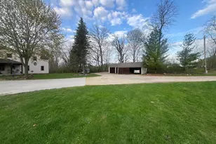 8817 Cedar Sauk Rd, Cedarburg, WI 53080 - Photo 17