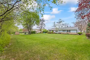 9906 N Concord Dr, Mequon, WI 53097 - Photo 37