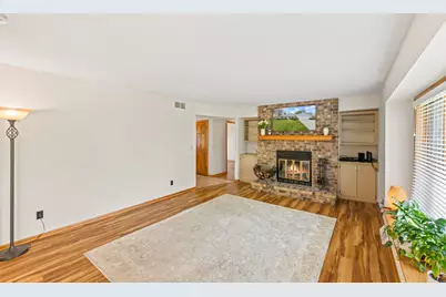9906 N Concord Dr, Mequon, WI 53097 - Photo 9