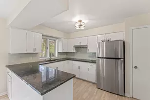 9906 N Concord Dr, Mequon, WI 53097 - Photo 15