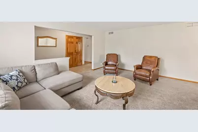 9906 N Concord Dr, Mequon, WI 53097 - Photo 3