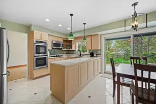 6660 N Braeburn Ln, Glendale, WI 53209 - Photo 5